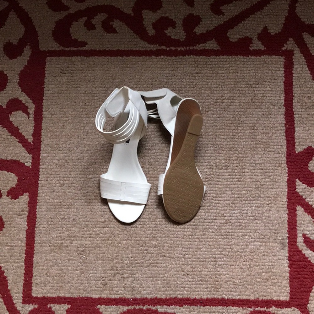 NWOTXOXO white 7.5M Women Shoe NWOT $36.00